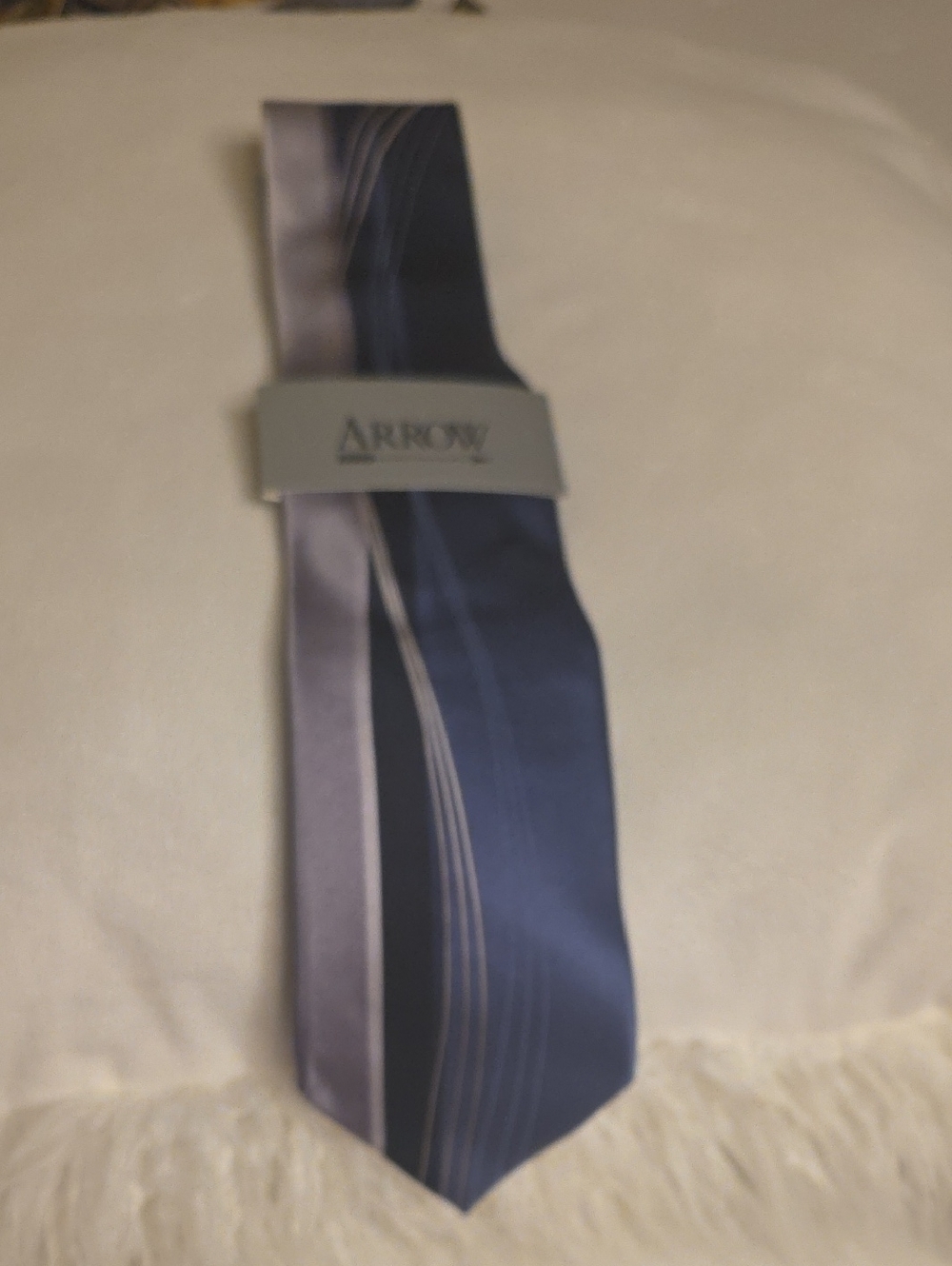 Arrow Imported Silk Men's Navy and Gray Satin Stripe Tie 3.5 Inches Wide NWOT